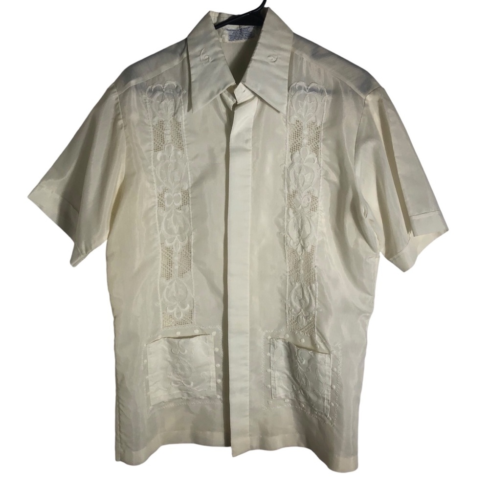 Vintage Polyester embroidered short sleeve button front shirt. Sz Large